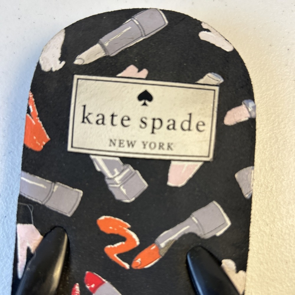 Kate Spade New York Lipstick Print‎ with Bow & Charm Thong Flip Flops Size 9 - Picture 2 of 5